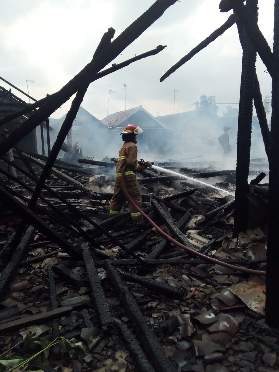 Akibat Konsleting Listrik 8 Rumah Terbakar
