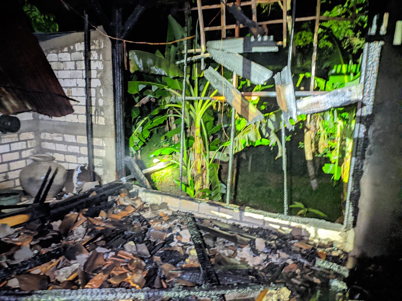Kebakaran Rumah Di Dusun Gendong RT.033 RW.010 Kec. Kedungadem