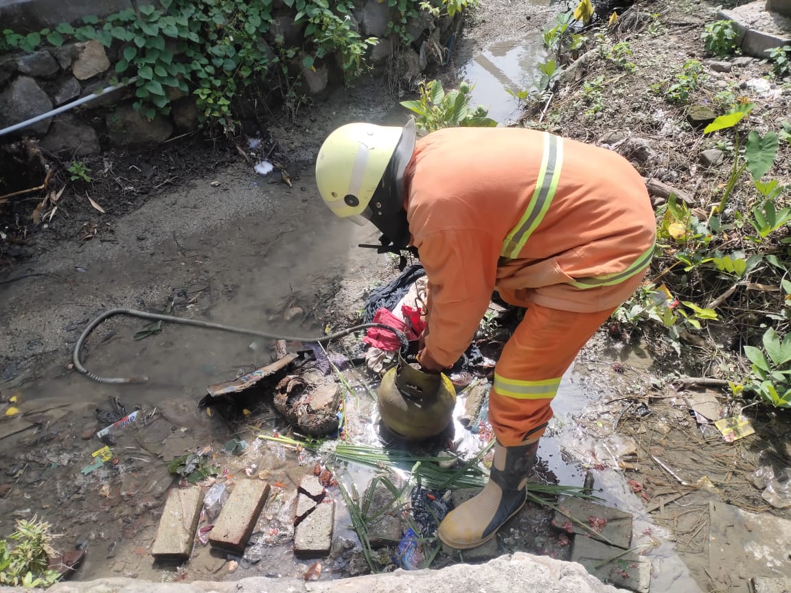 Kebakaran Tabung Gas di Desa Deling, Kecamatan Sekar