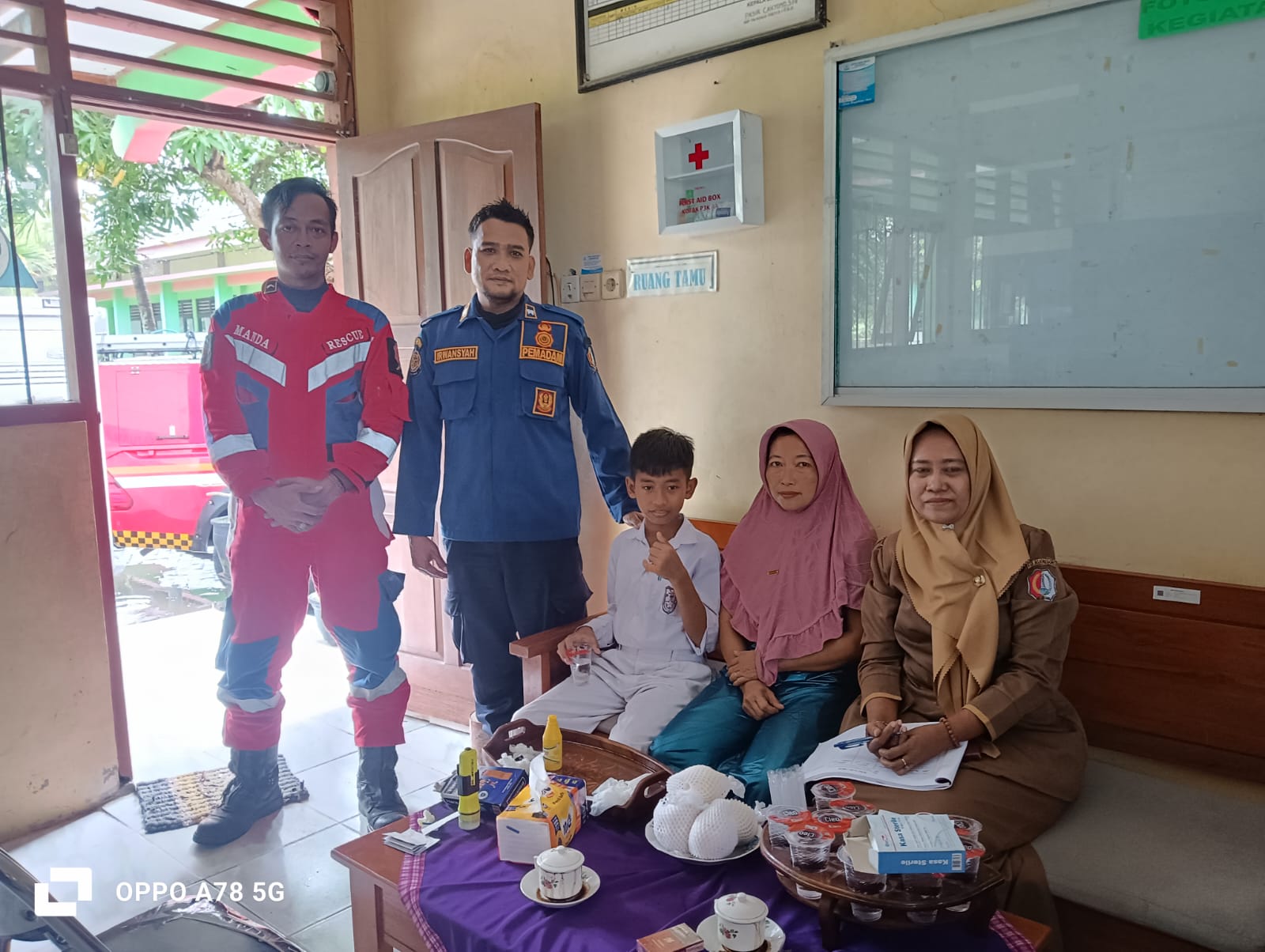 Damkarmat Pos Kota Tangani Jari Siswa Terjepit Ikat Pinggang di SDN Plesungan