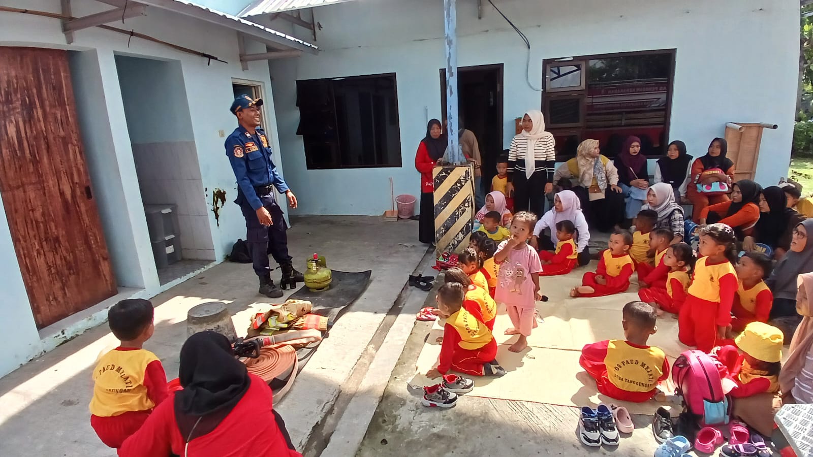 Damkar Bojonegoro Gelar Edukasi Kebencanaan bagi Siswa PAUD Melati Ngraho
