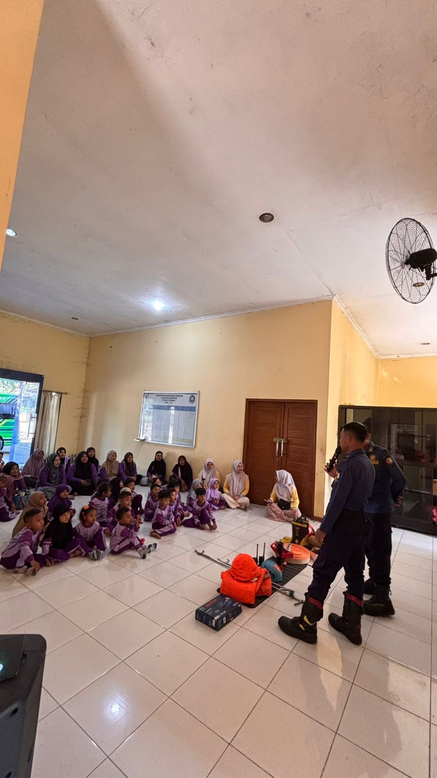 Damkarmat Bojonegoro Terima Kunjungan Edukasi dari PAUD Kasih Bunda di Pos Padangan