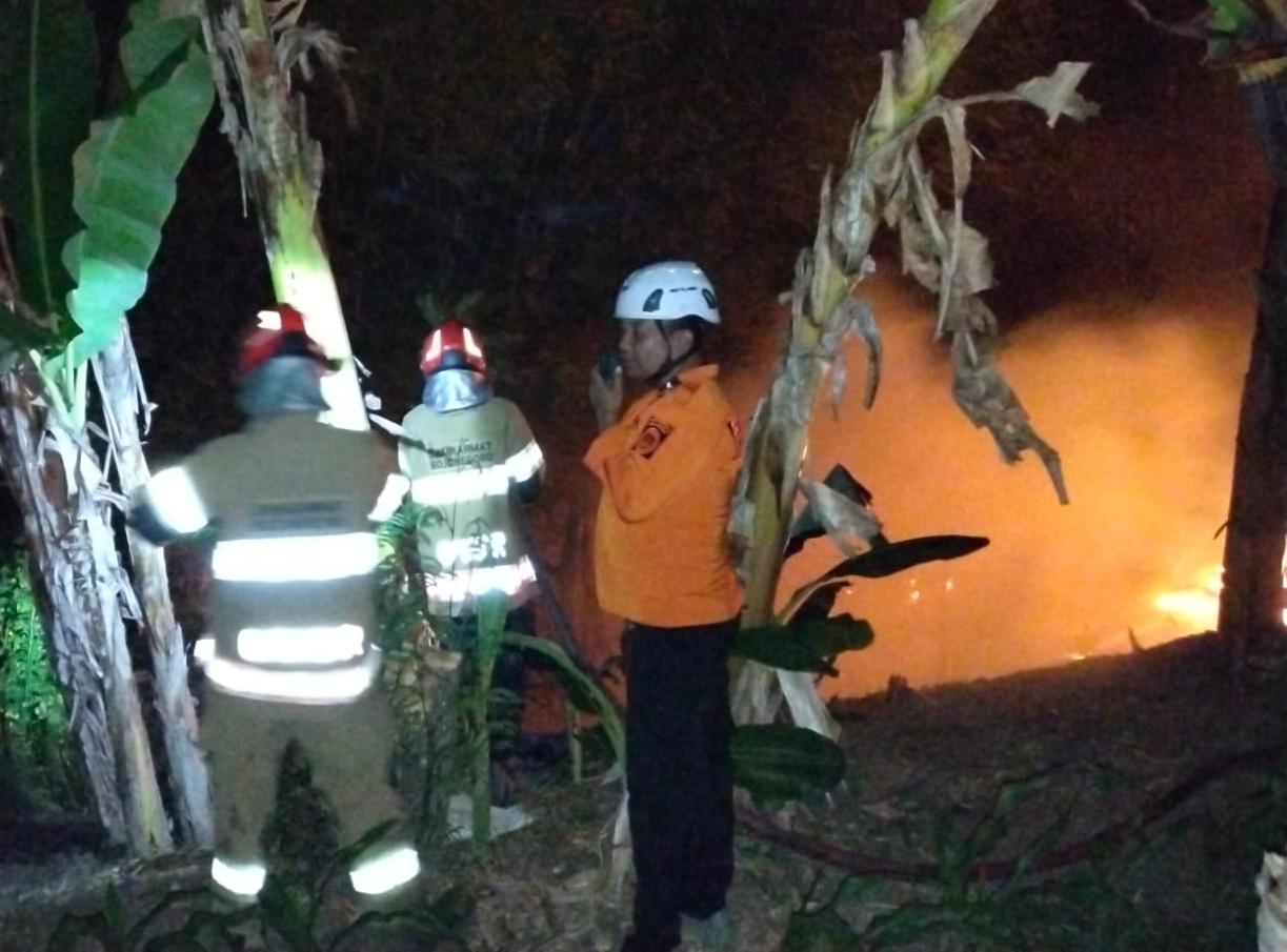 Kebakaran Rumpun Bambu di Dander Dipicu Pembakaran Sampah