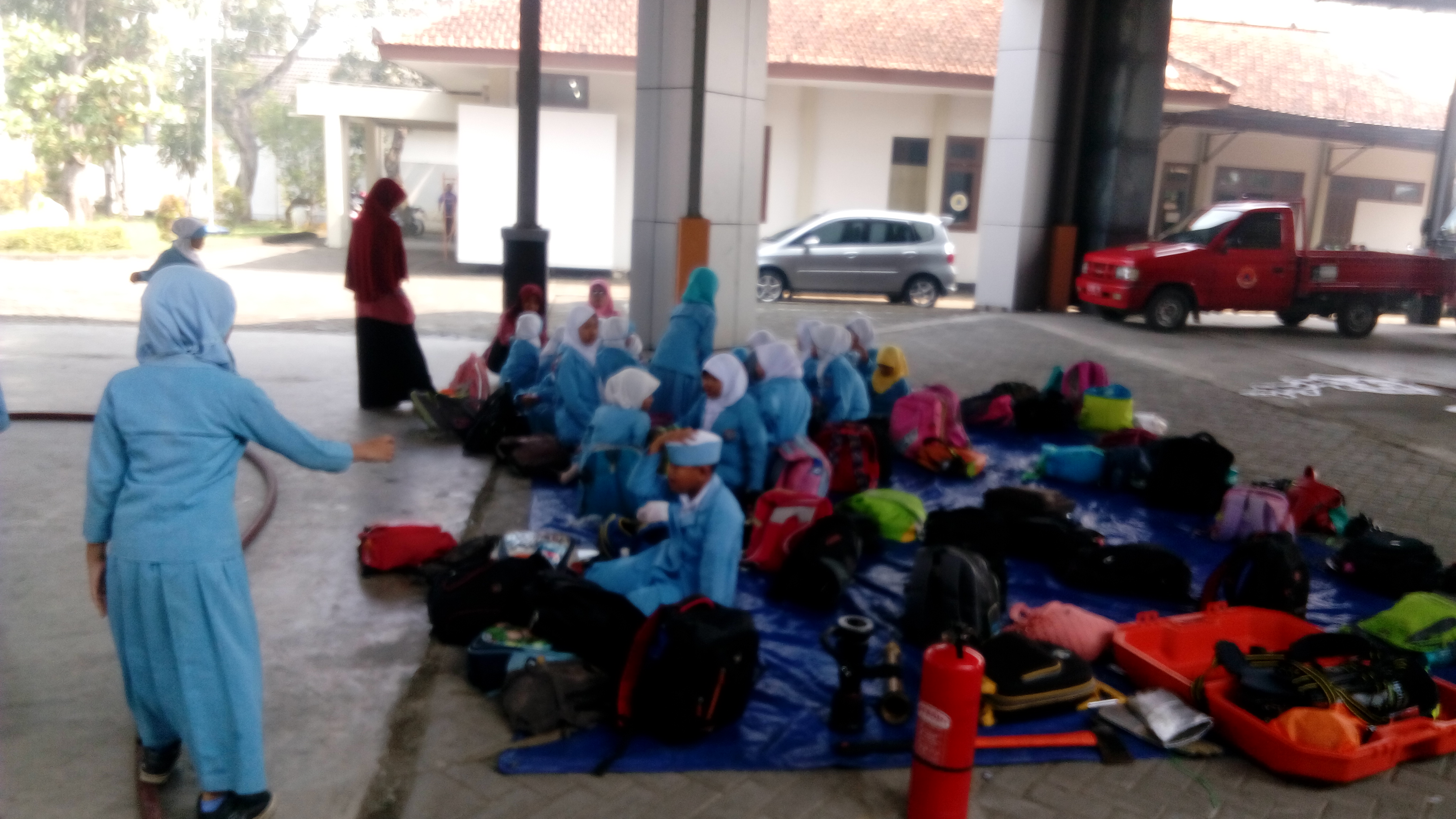 KUNJUNGAN SISWA SEKOLAH