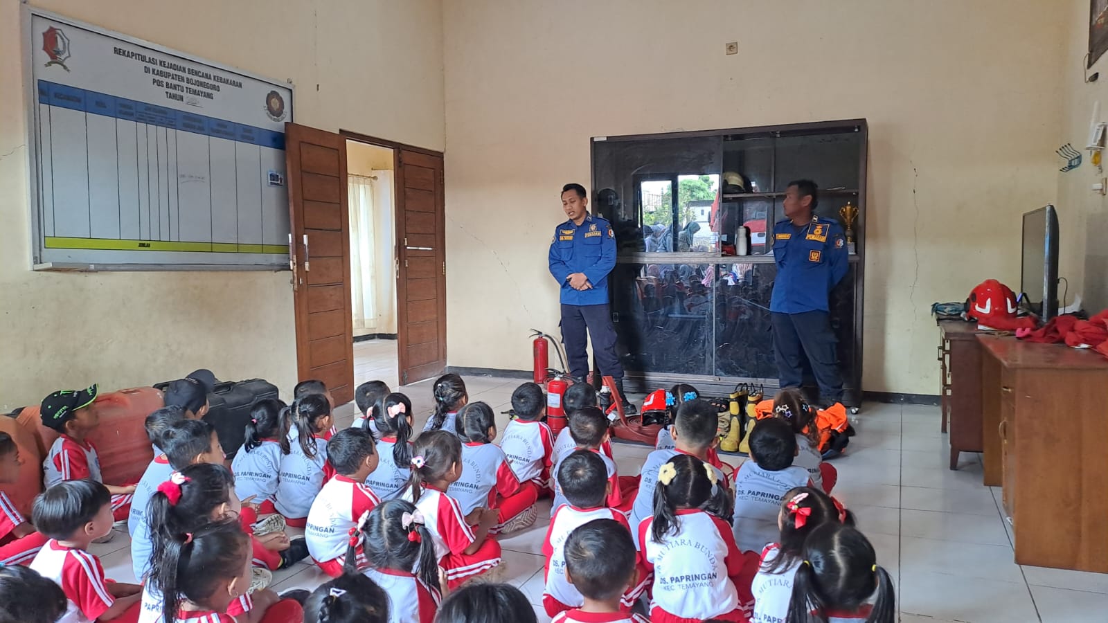 KUNJUNGAN SEKOLAH