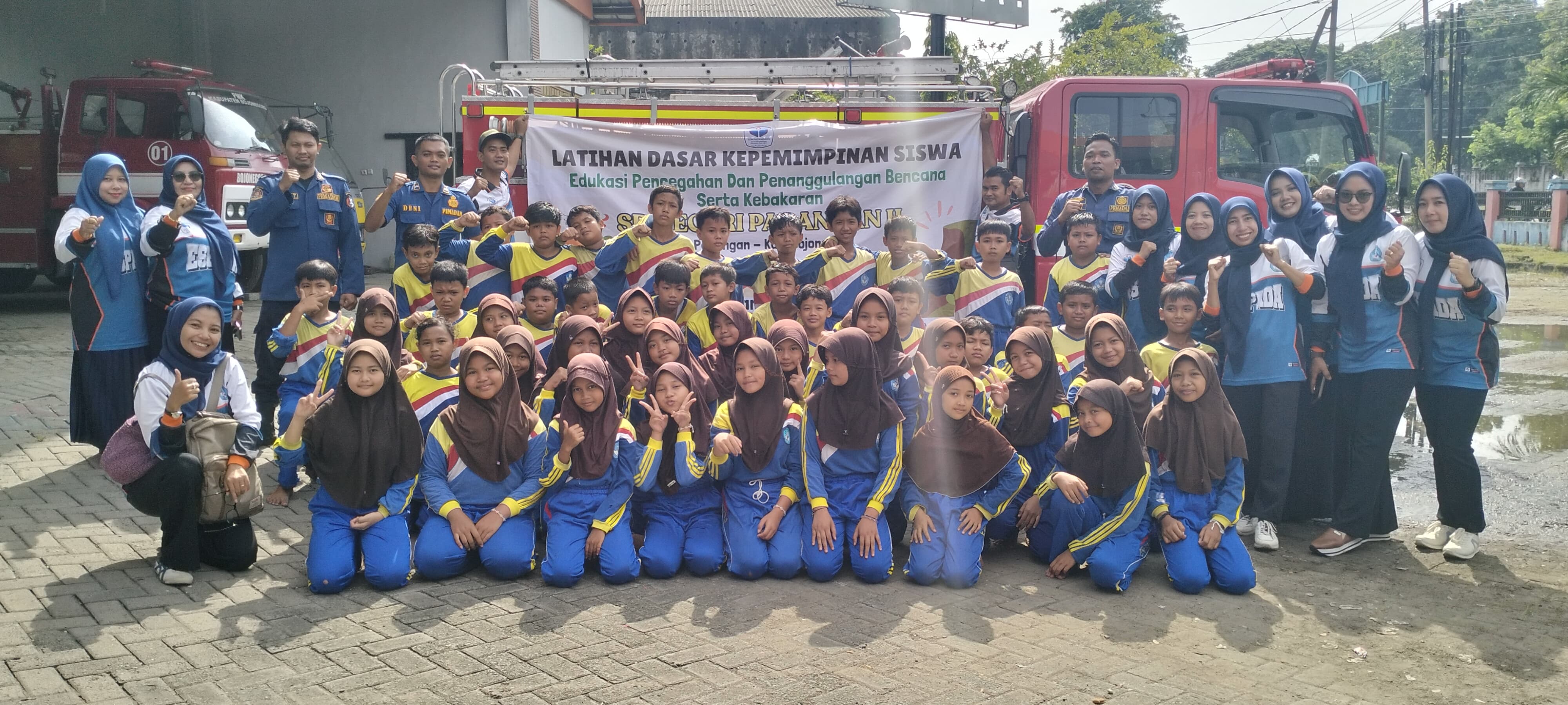 KUNJUNGAN SEKOLAH